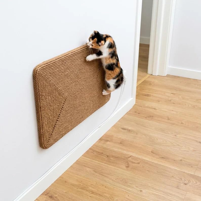 Natural Sisal Cat Scratching Pad, Wall-Mounted Cat Scratcher Mat, Durable Scratching Surface for Kittens and Cats, Protects Furniture, Beige Color
