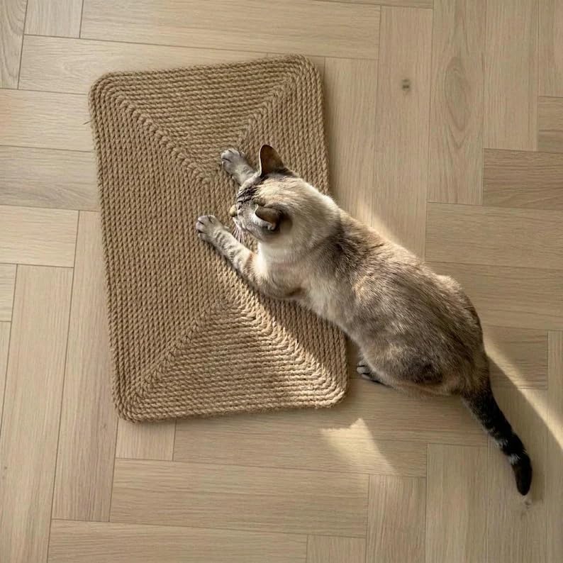 Natural Sisal Cat Scratching Pad, Wall-Mounted Cat Scratcher Mat, Durable Scratching Surface for Kittens and Cats, Protects Furniture, Beige Color